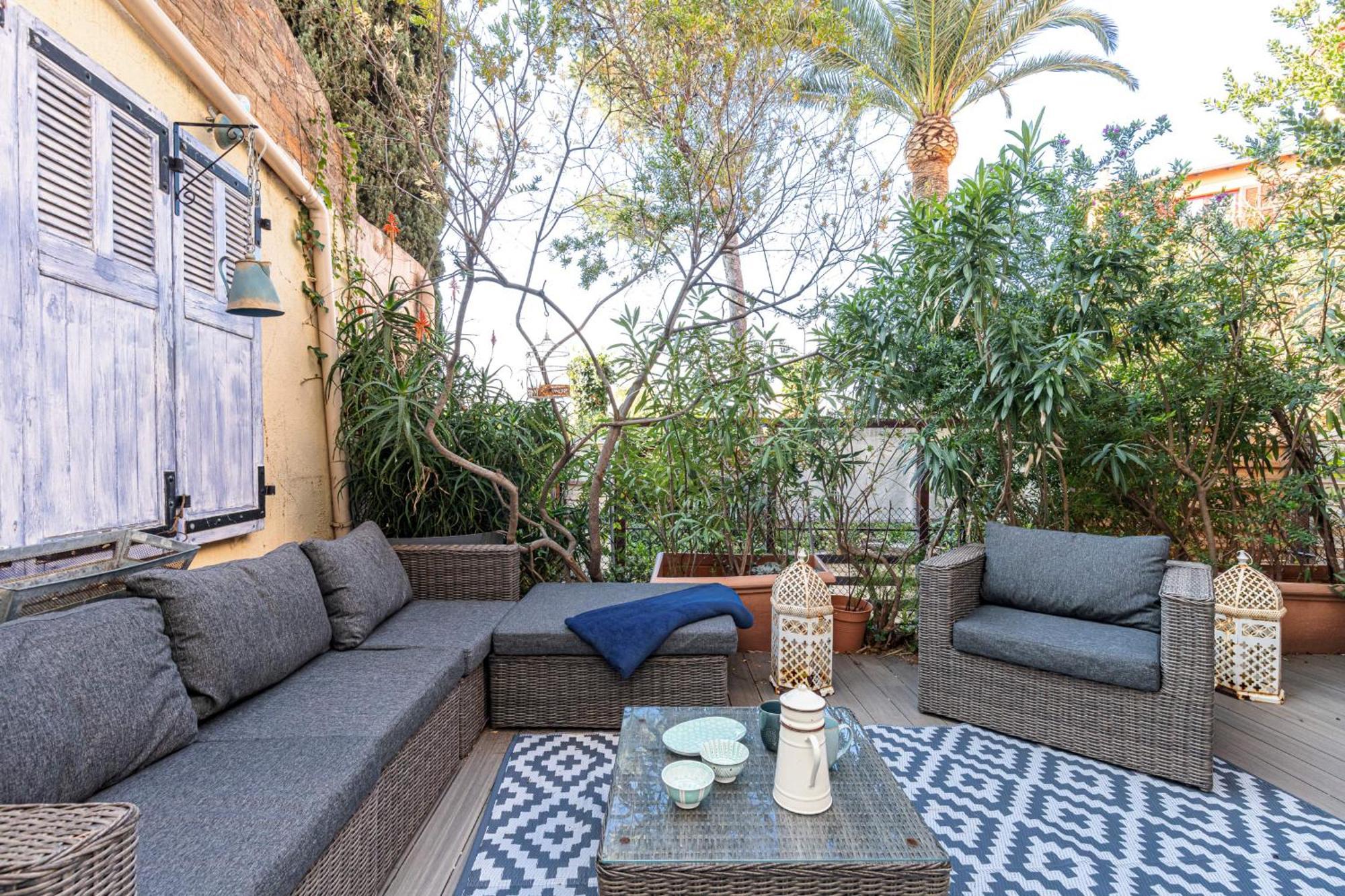 Atypical Old Town In Large Terrace Appartement