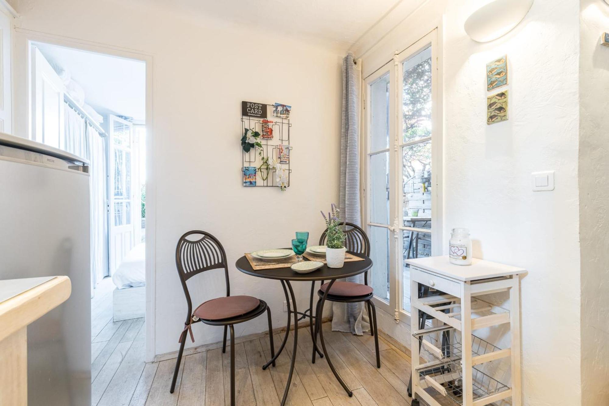 Atypical Old Town In Large Terrace Appartement